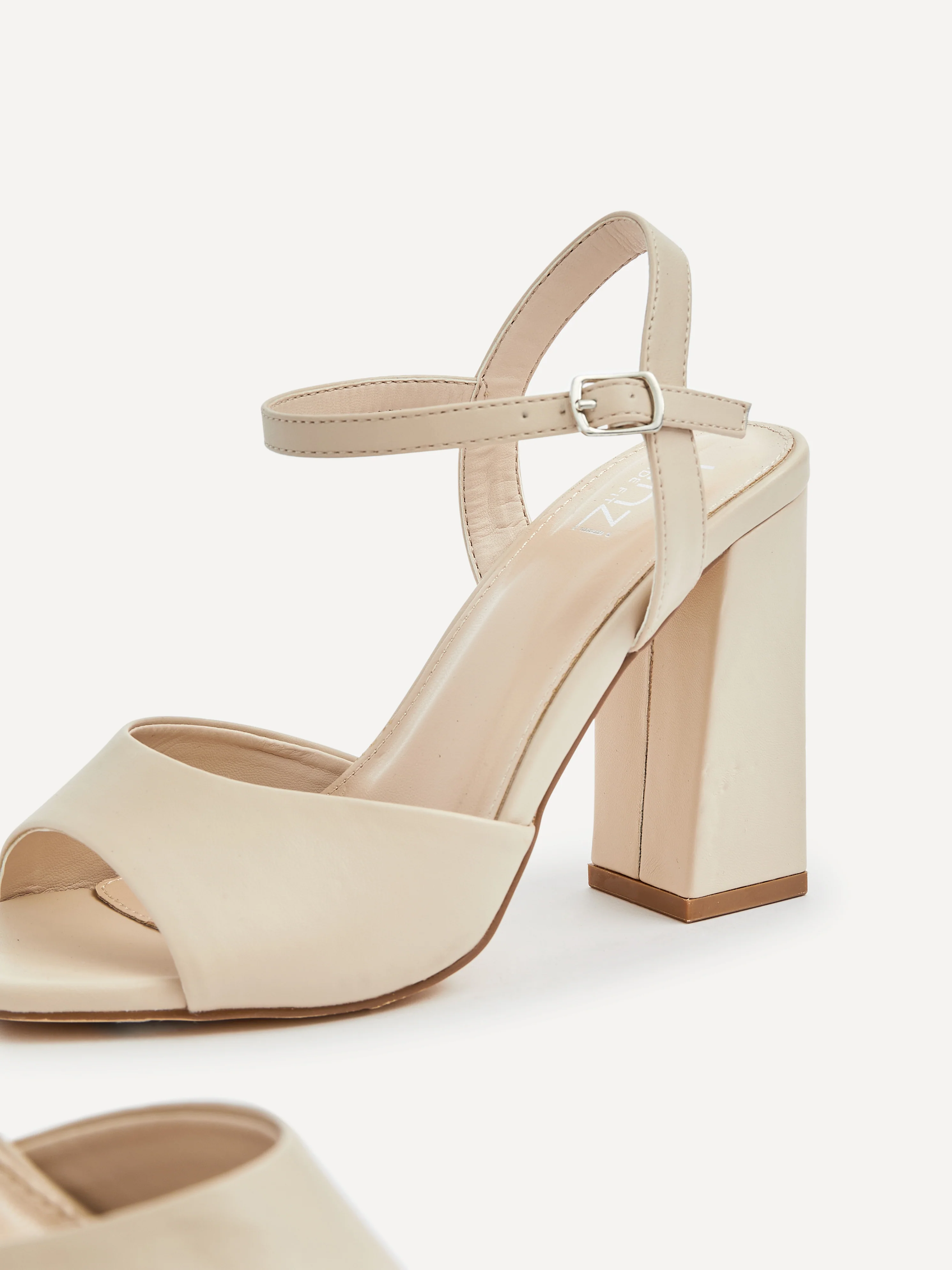 Monroe Wide Fit Nude Block Heels - Image 4