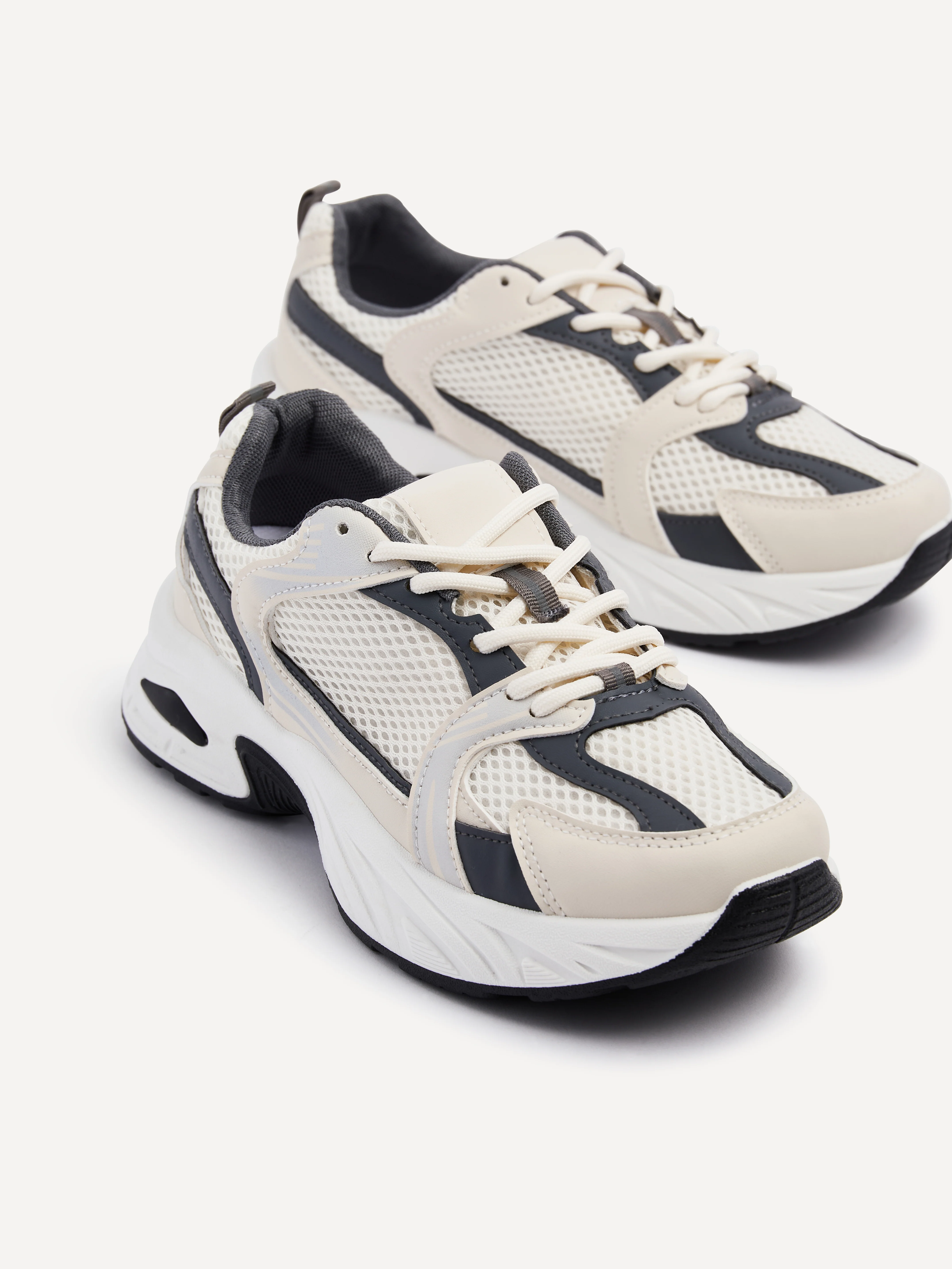 Venture Beige Mesh Trainers - Image 4