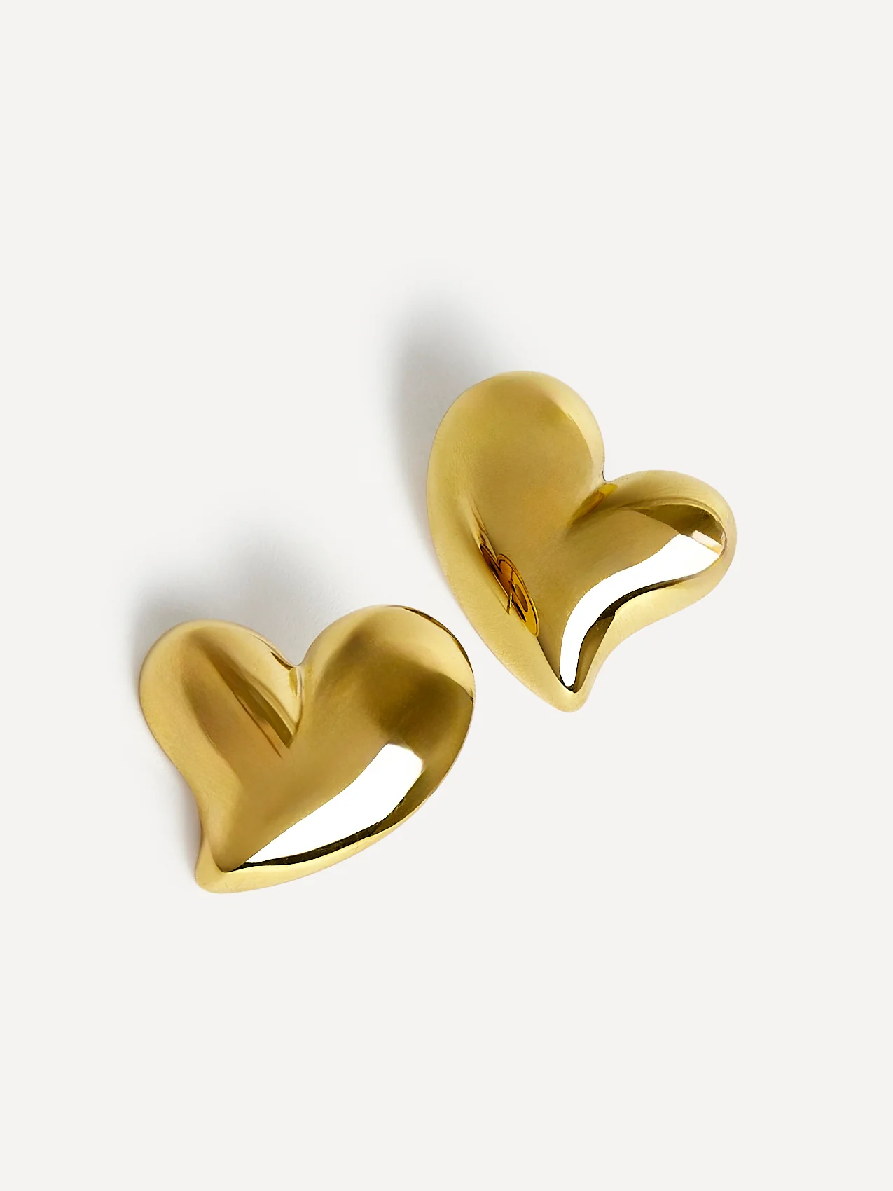 Wish Gold Wave Heart Stud Earrings - Image 4