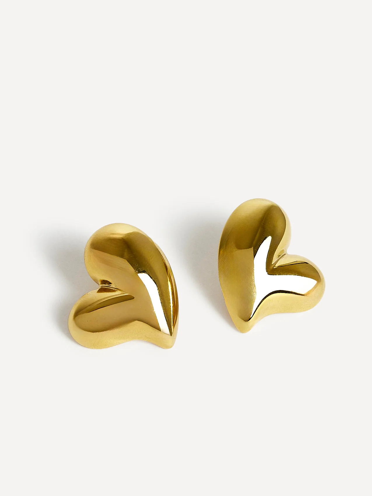 Wish Gold Wave Heart Stud Earrings - Image 5
